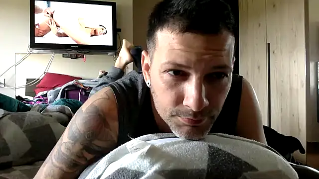 Snapshot of goroasroma90 chatting on 03-31-26, 10:15 goroasroma90 online show from 03-31-26, 10:15