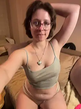 lily noris online show from 06-18-26, 06:56