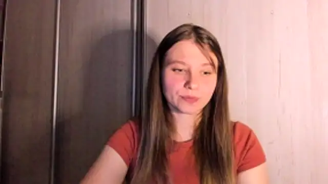 Snapshot of zarabloempje chatting on 03-19-26, 04:22 zarabloempje online show from 03-19-26, 04:22