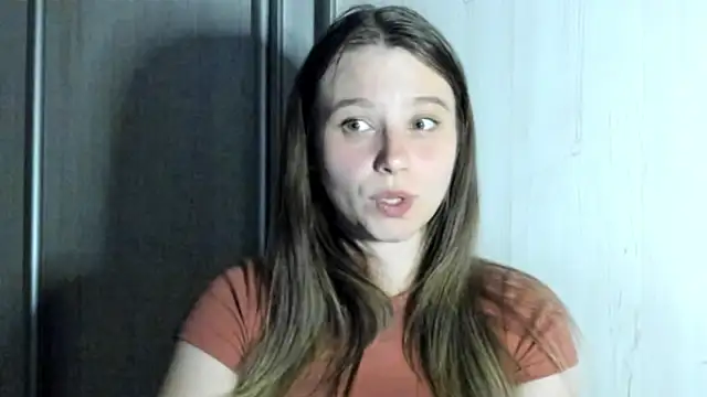 Snapshot of zarabloempje chatting on 03-20-26, 04:01 zarabloempje online show from 03-20-26, 04:01