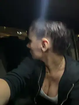 therealbeverlycious online show from 04-10-26, 08:57