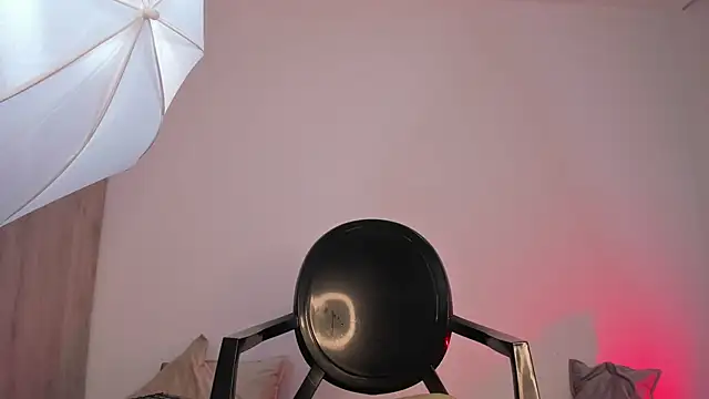 Snapshot of _miamadison chatting on 02-20-25, 11:53  miamadison online show from 02-20-25, 11:53