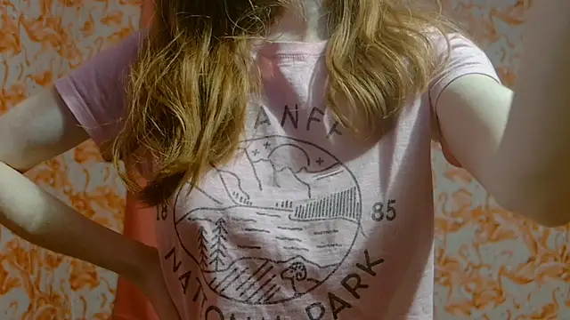 strawberrysmoothie online show from 12-25-24, 04:01