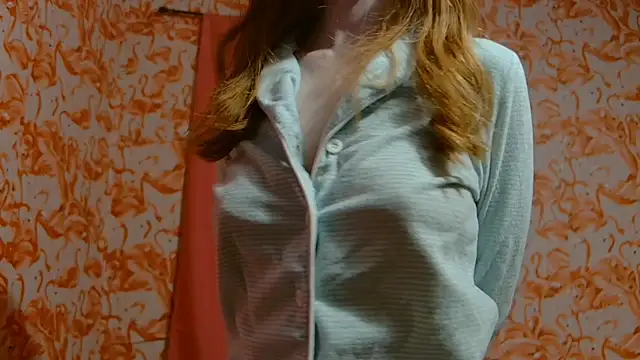 strawberrysmoothie online show from 01-10-25, 03:29