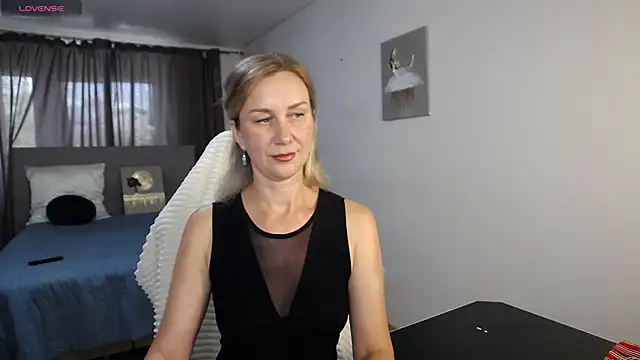 Vanessa Nowak online show from 06-22-26, 01:08