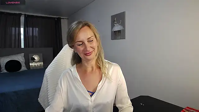 Vanessa Nowak online show from 07-05-26, 01:40