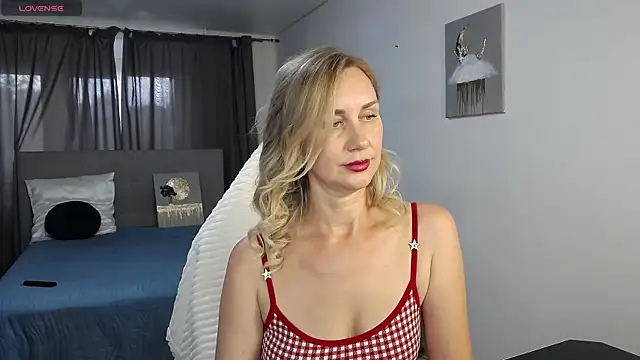 Vanessa Nowak online show from 07-15-26, 02:00
