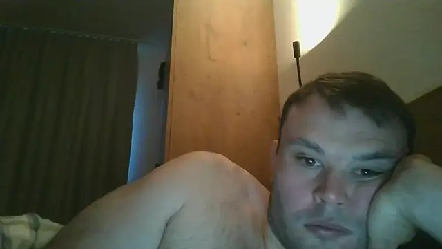 Snapshot of hotshot5395 chatting on 09-28-25, 05:02 hotshot5395 online show from 09-28-25, 05:02