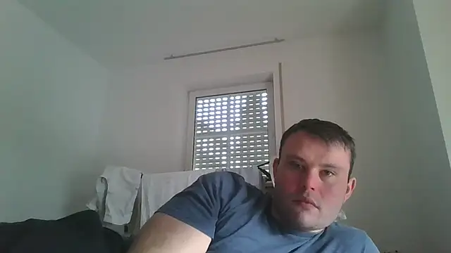 Snapshot of hotshot5395 chatting on 10-07-25, 11:18 hotshot5395 online show from 10-07-25, 11:18