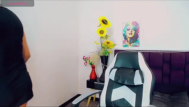 khiara moretti online show from 03-20-25, 11:27