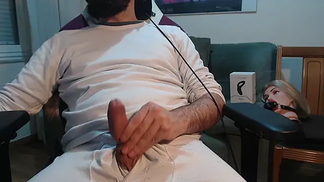 Snapshot of master4subslut chatting on 02-06-25, 01:05 master4subslut online show from 02-06-25, 01:05