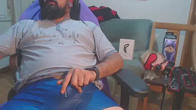 Snapshot of master4subslut chatting on 09-18-25, 08:44 master4subslut online show from 09-18-25, 08:44