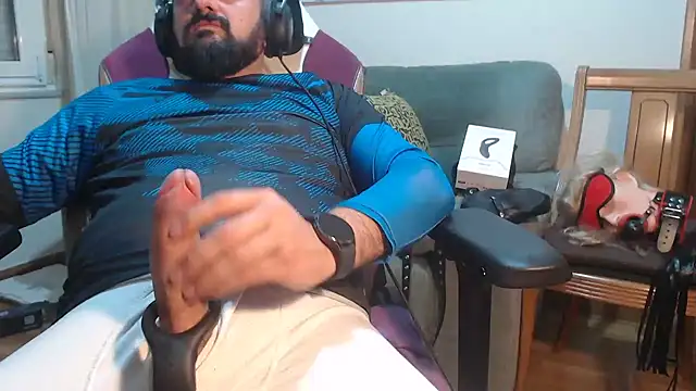 Snapshot of master4subslut chatting on 12-14-25, 02:28 master4subslut online show from 12-14-25, 02:28