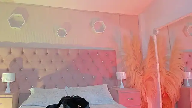 Snapshot of Agathaargent_ chatting on 12-21-25, 04:19 Agathaargent online show from 12-21-25, 04:19