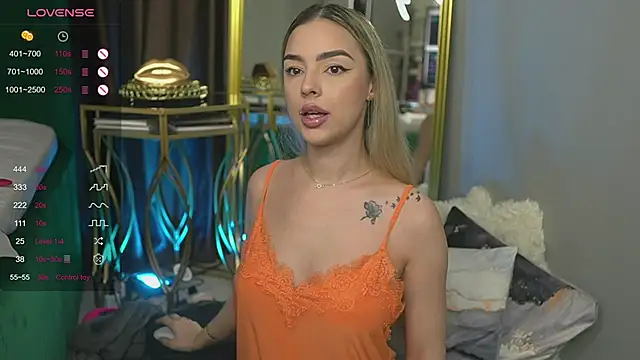 Snapshot of ScarletColes chatting on 01-21-25, 11:34 ScarletColes online show from 01-21-25, 11:34