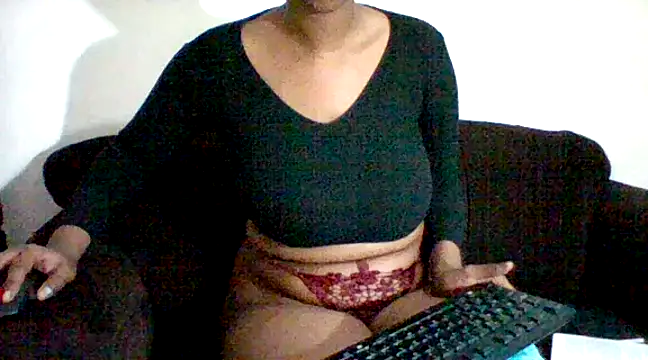 Snapshot of THUEBA17 chatting on 01-12-25, 01:11 THUEBA17 online show from 01-12-25, 01:11