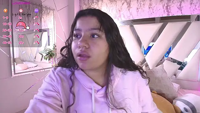 Miaa Smiith1 online show from 12-13-24, 11:45