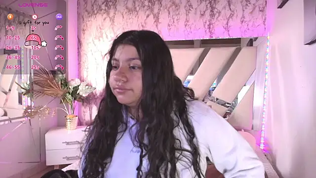 Miaa Smiith1 online show from 12-15-24, 11:34