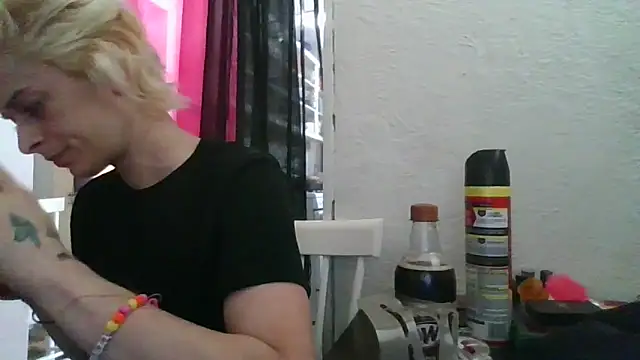 Snapshot of watermellonpussy chatting on 05-21-26, 05:20 watermellonpussy online show from 05-21-26, 05:20