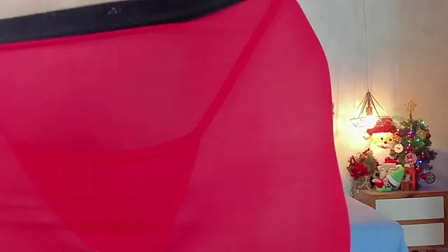 Snapshot of LARSONMIA chatting on 12-22-25, 12:24 LARSONMIA online show from 12-22-25, 12:24