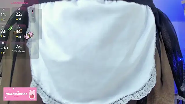 Snapshot of LARSONMIA chatting on 02-10-26, 12:31 LARSONMIA online show from 02-10-26, 12:31