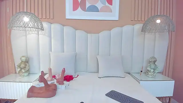 Snapshot of Sara_Vanegas chatting on 01-15-26, 11:37 Sara Vanegas online show from 01-15-26, 11:37