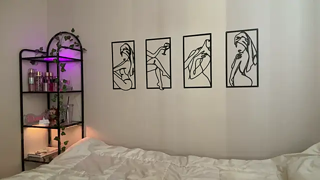 Megan Rodrigo online show from 11-12-25, 07:24