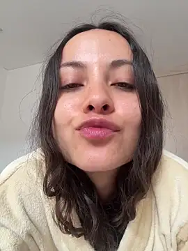 Snapshot of Megan_Rodrigo chatting on 05-11-26, 02:45 Megan Rodrigo online show from 05-11-26, 02:45