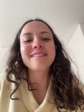 Snapshot of Megan_Rodrigo chatting on 05-11-26, 04:15 Megan Rodrigo online show from 05-11-26, 04:15