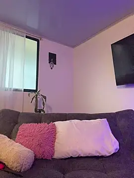 Roxanne 08 online show from 07-29-26, 11:03
