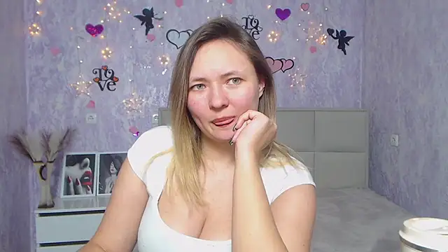 SallyVerda online show from 02-13-25, 01:40