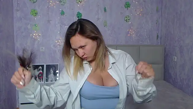 SallyVerda online show from 03-17-25, 04:08