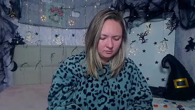 SallyVerda online show from 10-15-25, 05:24