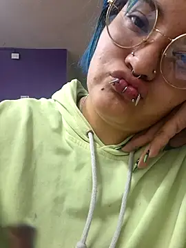 lucky-leah online show from 05-15-26, 03:35