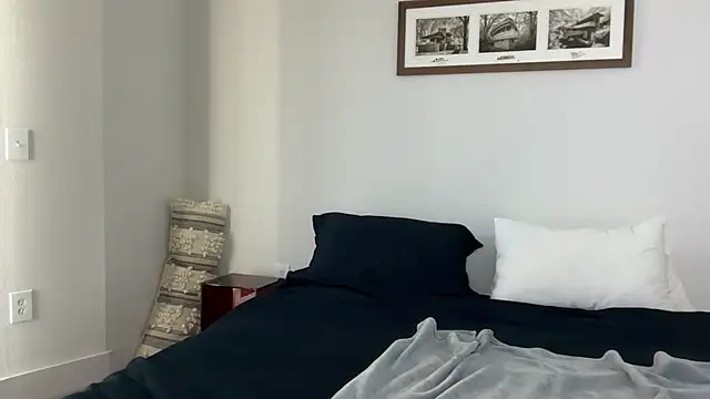 YUMIandbigWOLF online show from 01-05-25, 08:31