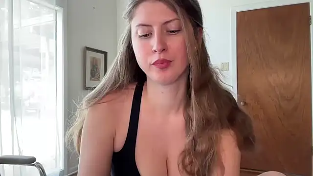 YUMIandbigWOLF online show from 06-19-26, 09:40