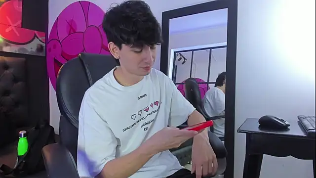 Santi delacruz online show from 12-13-24, 02:49