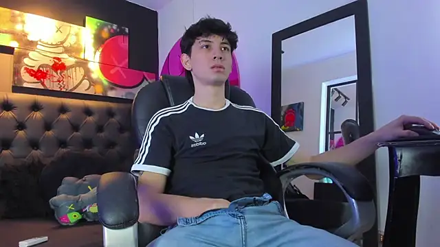 Santi delacruz online show from 01-02-25, 02:35