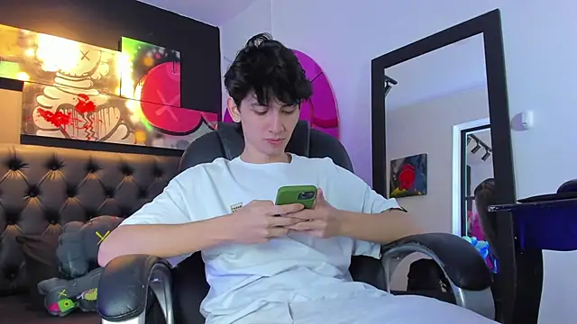 Santi delacruz online show from 01-15-25, 02:24