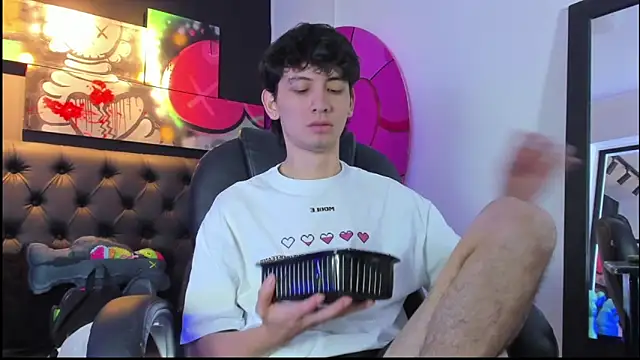 Santi delacruz online show from 01-20-25, 03:39