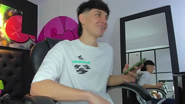 Santi delacruz online show from 02-07-25, 04:03