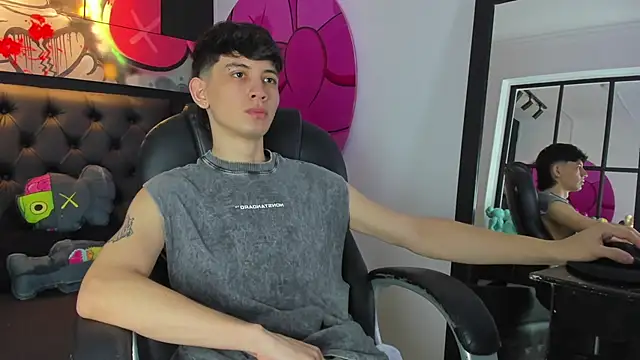 Santi delacruz online show from 02-10-25, 04:25