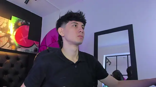 Santi delacruz online show from 02-12-25, 01:48