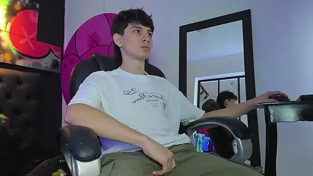 Santi delacruz online show from 03-05-25, 02:45