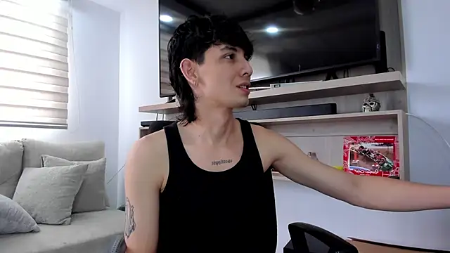 Santi delacruz online show from 10-24-25, 08:05