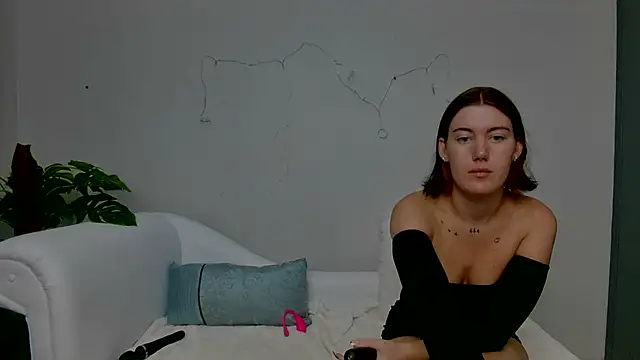 C1eopatra online show from 01-16-25, 06:48