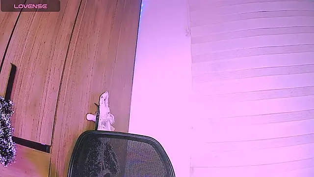 Snapshot of Candy_beauty chatting on 12-06-24, 05:53 Candy beauty online show from 12-06-24, 05:53