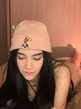 Snapshot of Ambar_R0SSE chatting on 03-05-25, 06:01 Ambar R0SSE online show from 03-05-25, 06:01