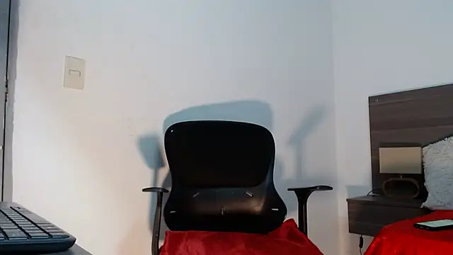 Mila cams1  online show from 02-22-26, 10:47