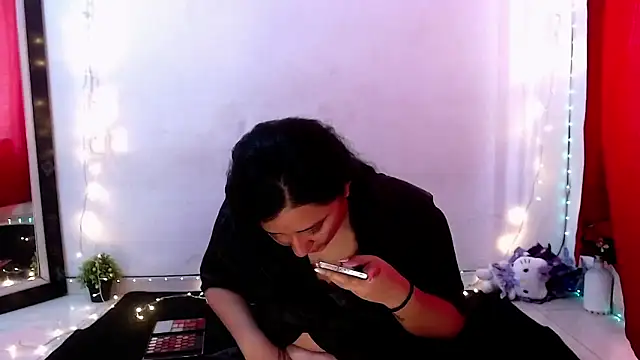 LuciaTomson online show from 03-12-26, 04:24